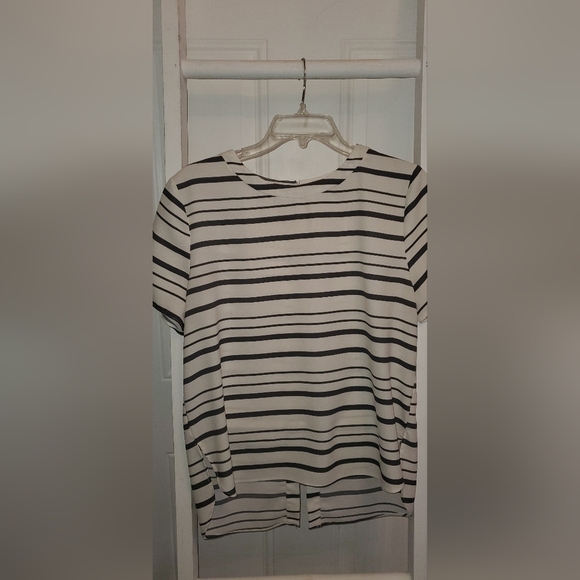 Short Sleeve Top - Picture 1 of 6